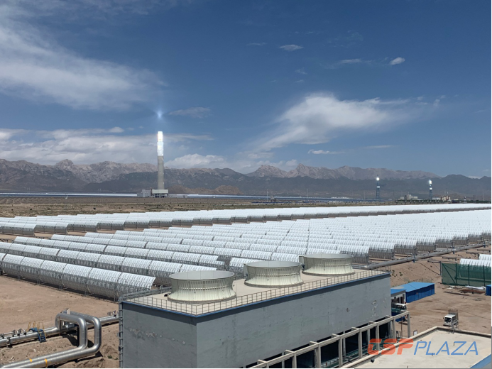 中廣核德令哈光熱發電項目(槽式光熱發電).png